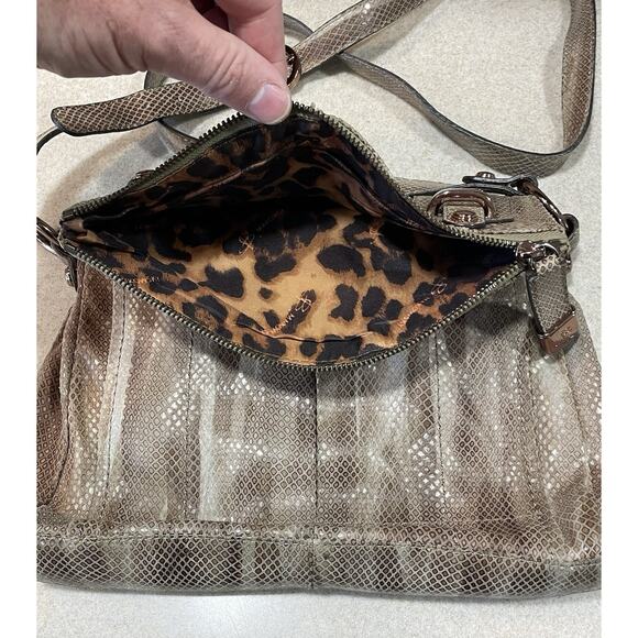 B Makowsky Leather Snake Skin Pattern Medium Crossbody Bag Purse - Picture 13 of 16